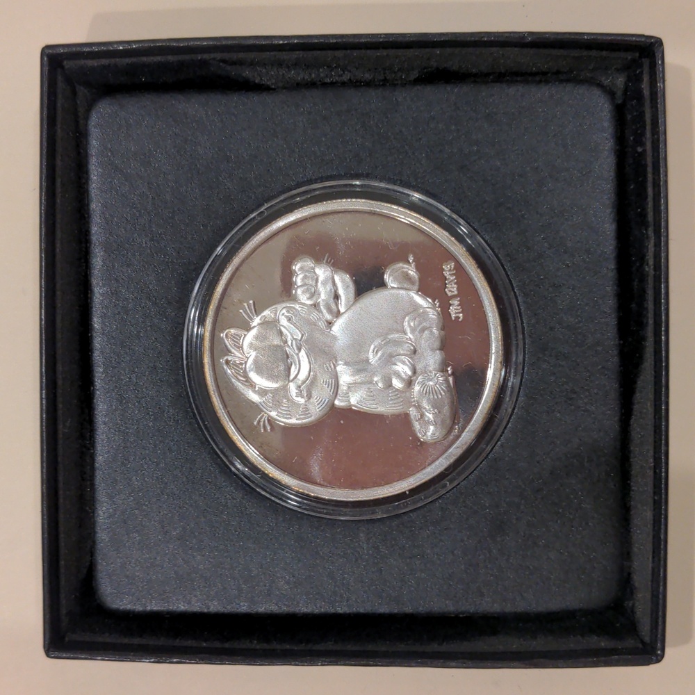 Garfield 1987 first limited collectes series silver coin .999 medallion.